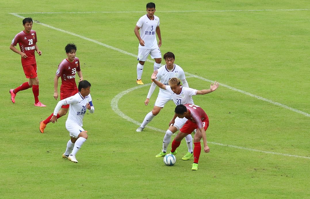  达姆施塔特升班马展风采，顽强拼搏战平传统劲旅